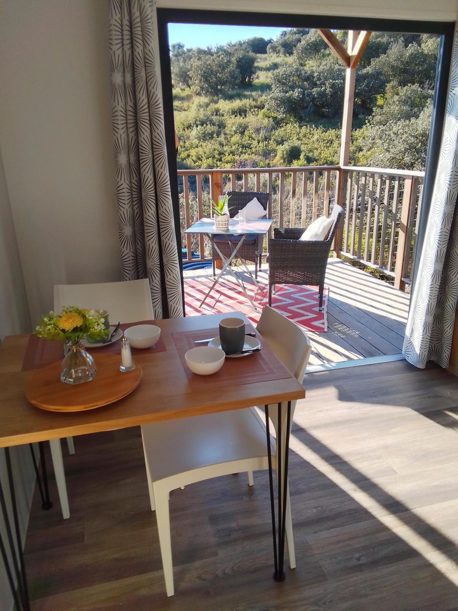Camping Les Lodges Du Lagon Calvisson Buitenkant foto