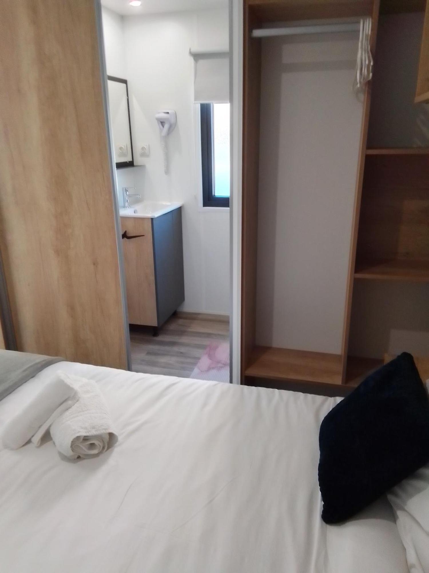 Camping Les Lodges Du Lagon Calvisson Buitenkant foto